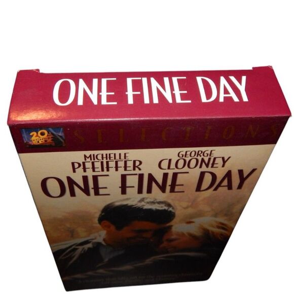 ONE FINE DAY VHS Michelle Pfeiffer George Clooney Mae Whitman Charles Durning - Picture 6 of 7